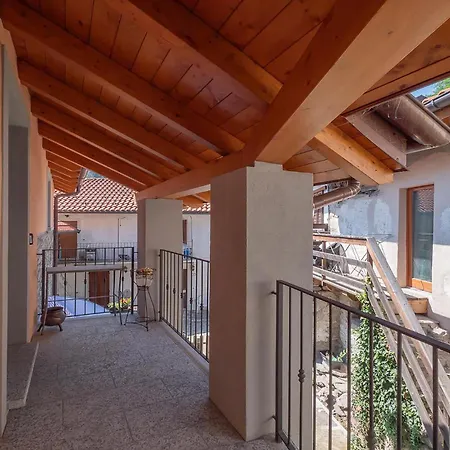 Cozy Home In Albagnano Di Bee With House Sea View Lejlighed