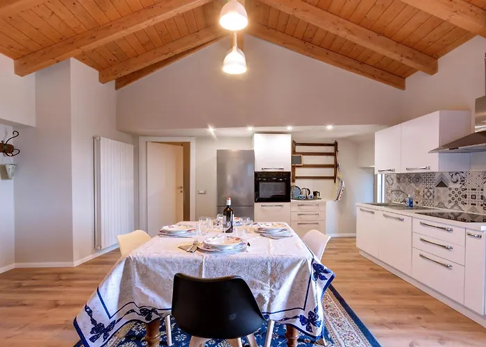 Awesome In Albagnano Di * Bee